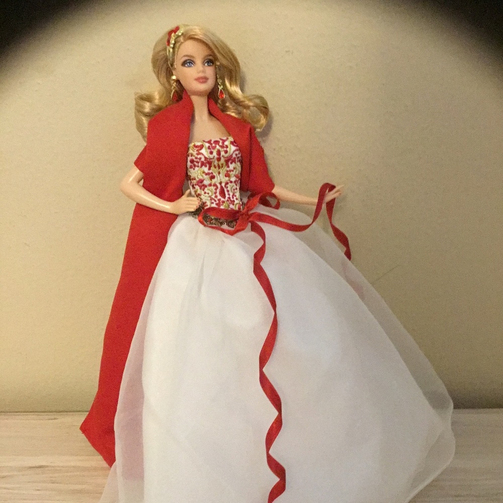 Barbie Collector 2010 Holiday Doll with box!